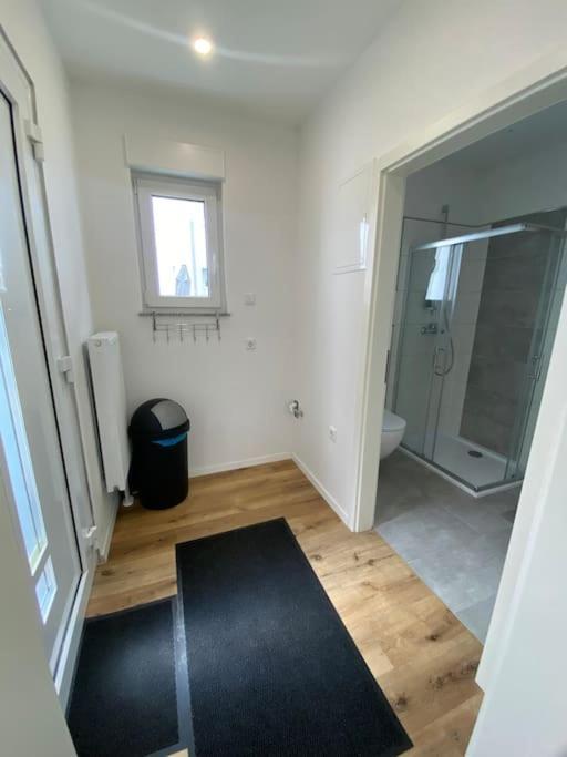 Neues Bungalow Fuer Bis Zu 4 Personen Oberhausen  Bagian luar foto